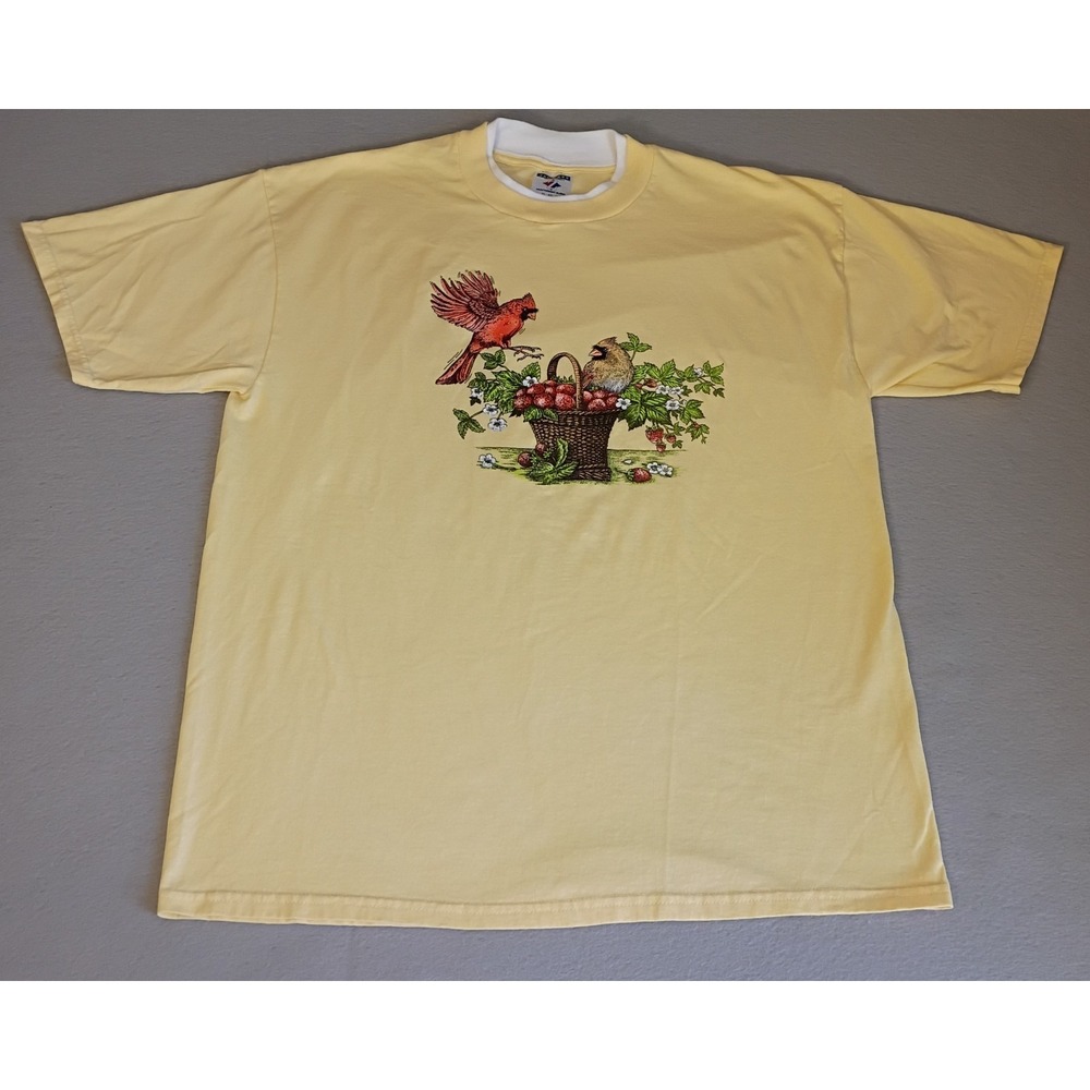VINTAGE Cardinal Birds & Strawberries T Shirt Size XL, Cottagecore, Grandmacore